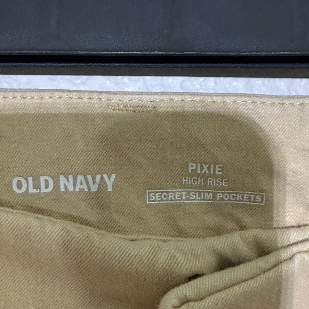Old Navy Tan High Rise Pixie Pants, size 6 - Picture 6 of 6